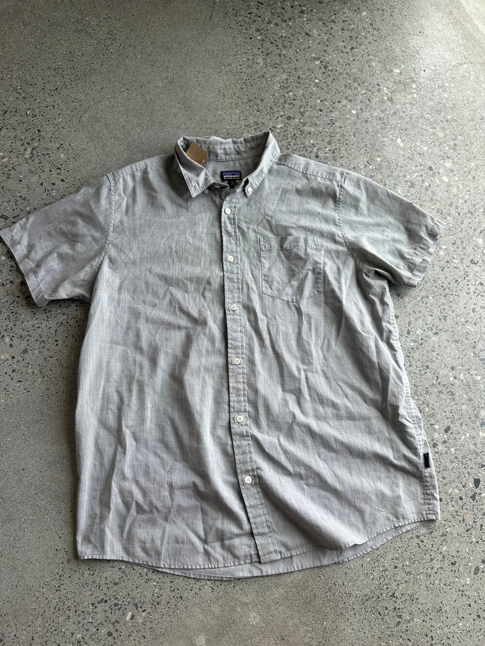 Patagonia Organic Cotton Gray Short Sleeve Button Up Shirt XL
